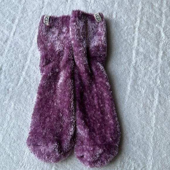 UGG Leda Cozy Quarter Socks - Picture 2 of 8